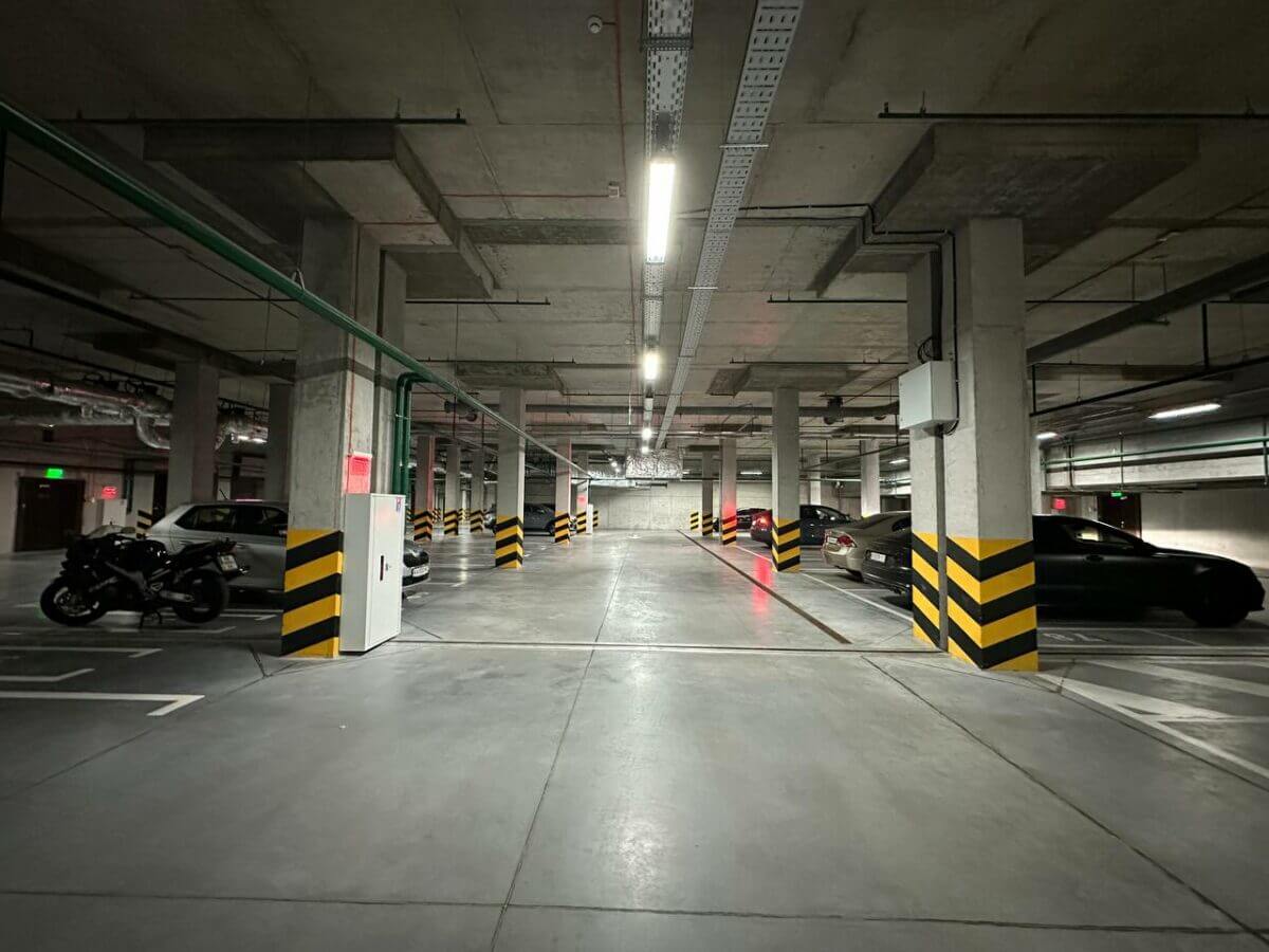 Нова Англія Паркінг у ЖК Нова Англія між будинками Б-6 «Ноттінгем» та Б-7 «Престон»  введено в експлуатацію  &raquo; Новини